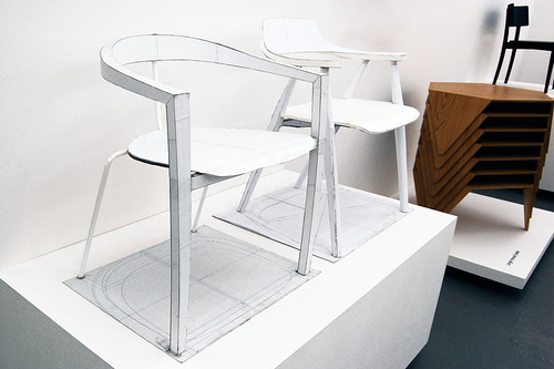 to scale paper and cardboard chair models (prototype chair at left)-|333cn.com Ї(gu)O(sh)Ӌ(j)֮